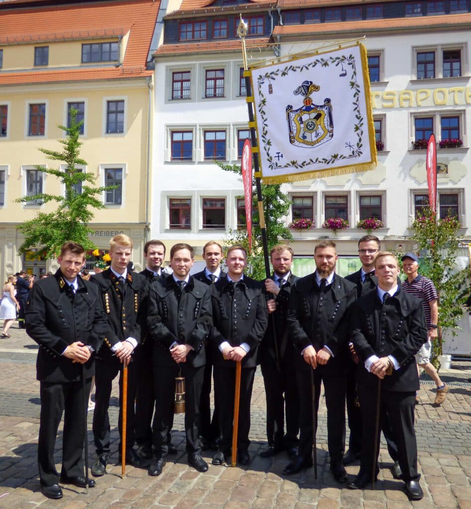 Die Freiberger BbBb, die an der Bergparade zum 35. Freiberger Bergstadtfest teilgenommen haben.